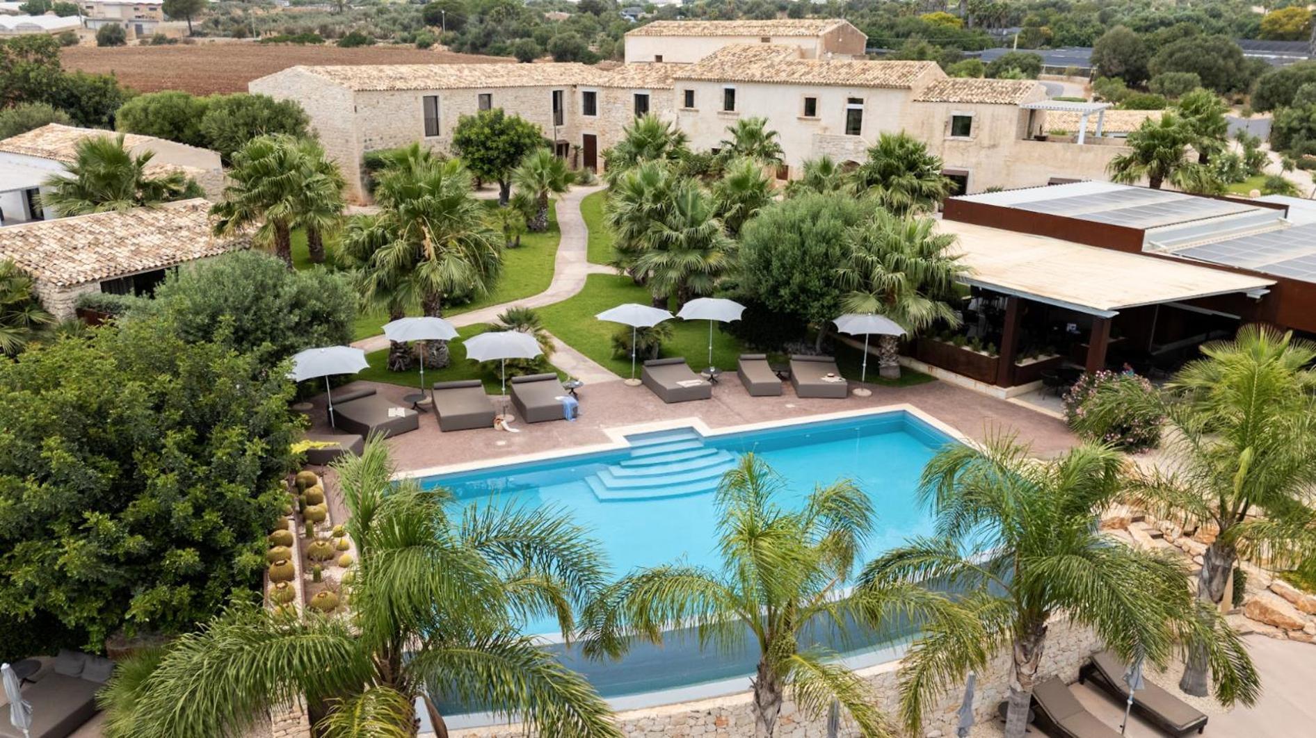 Hotel Pietra D'acqua & By Geocharme 4*